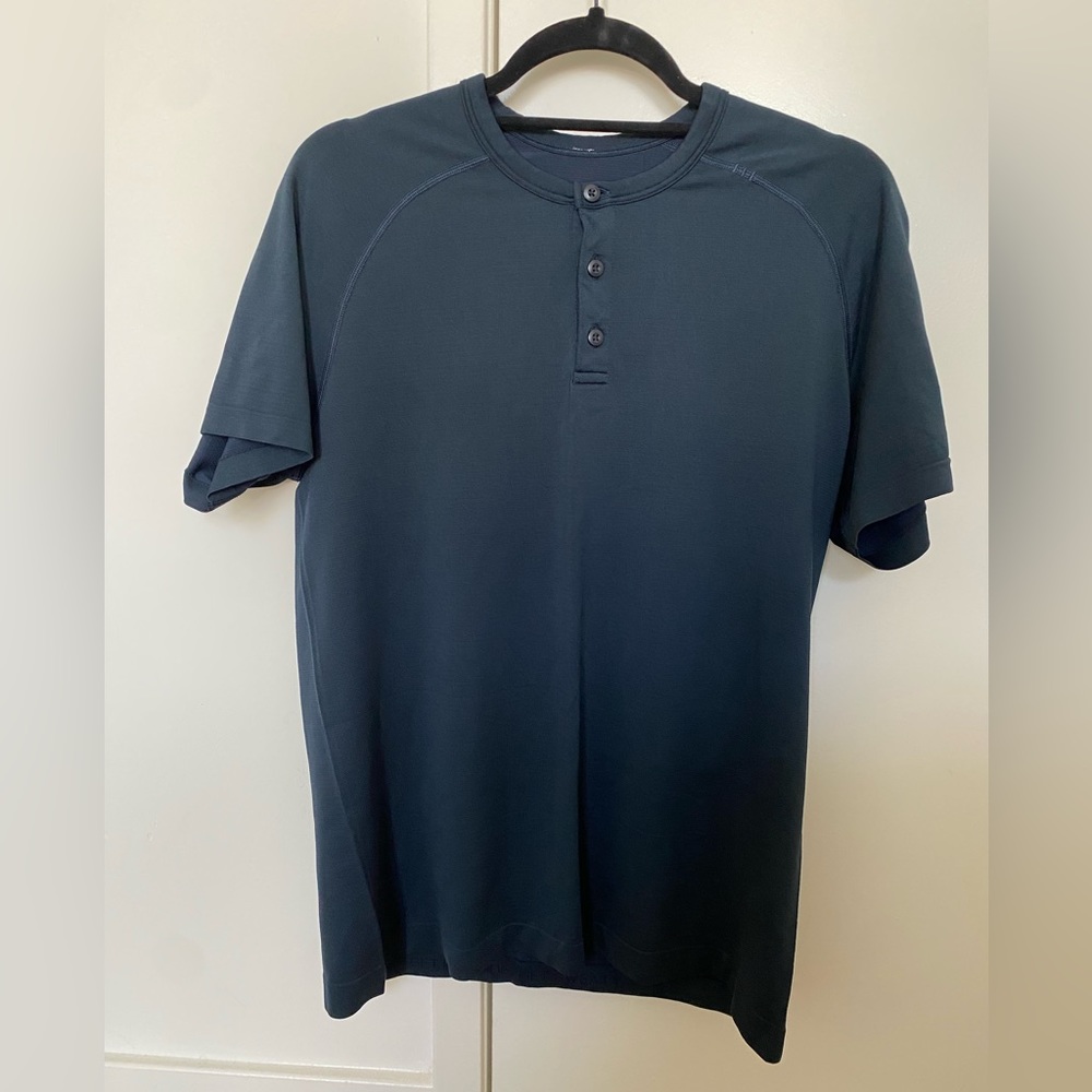Lululemon Metal Vent Tech Short Sleeve Henley Navy Size Medium